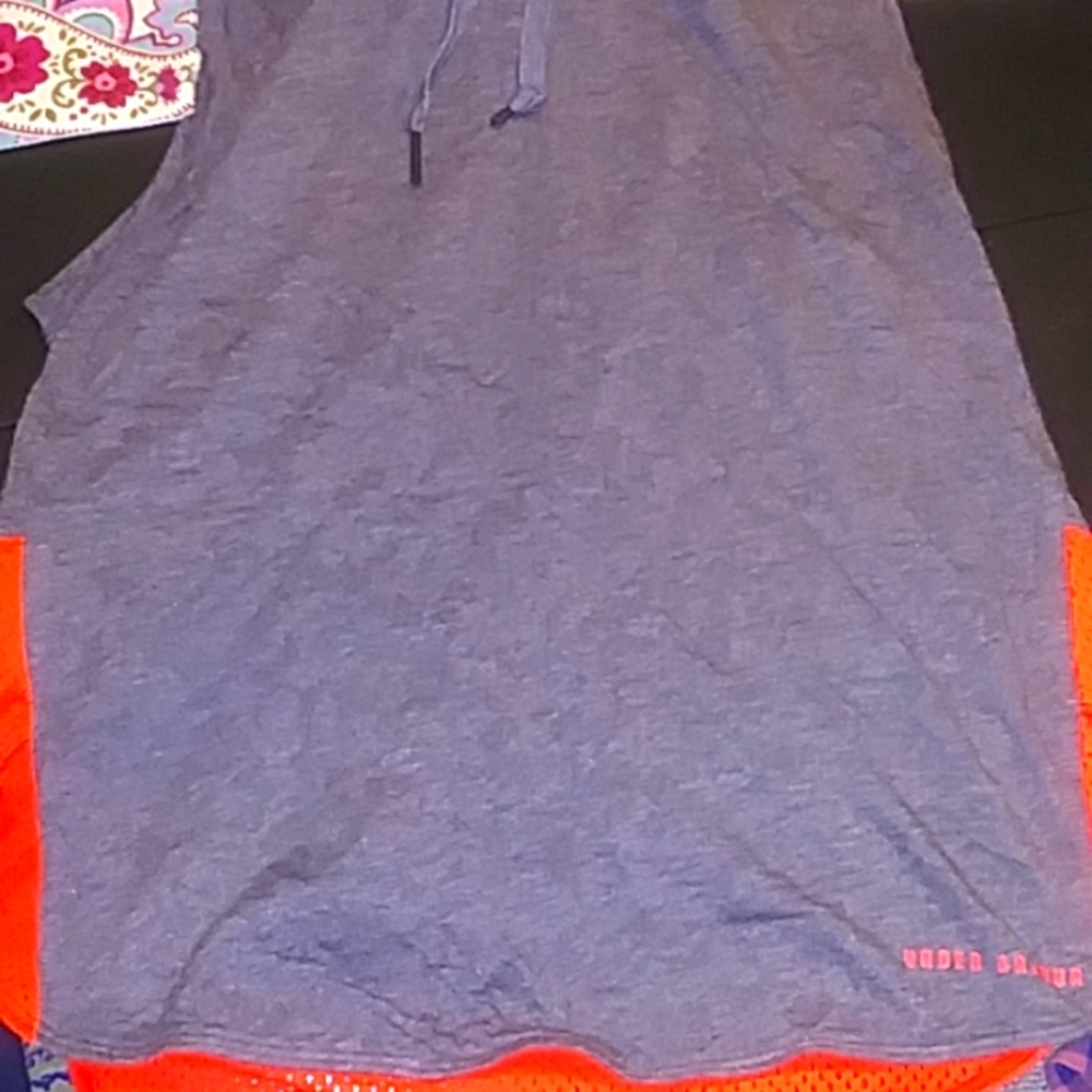 Womens small hooded under armour shirt